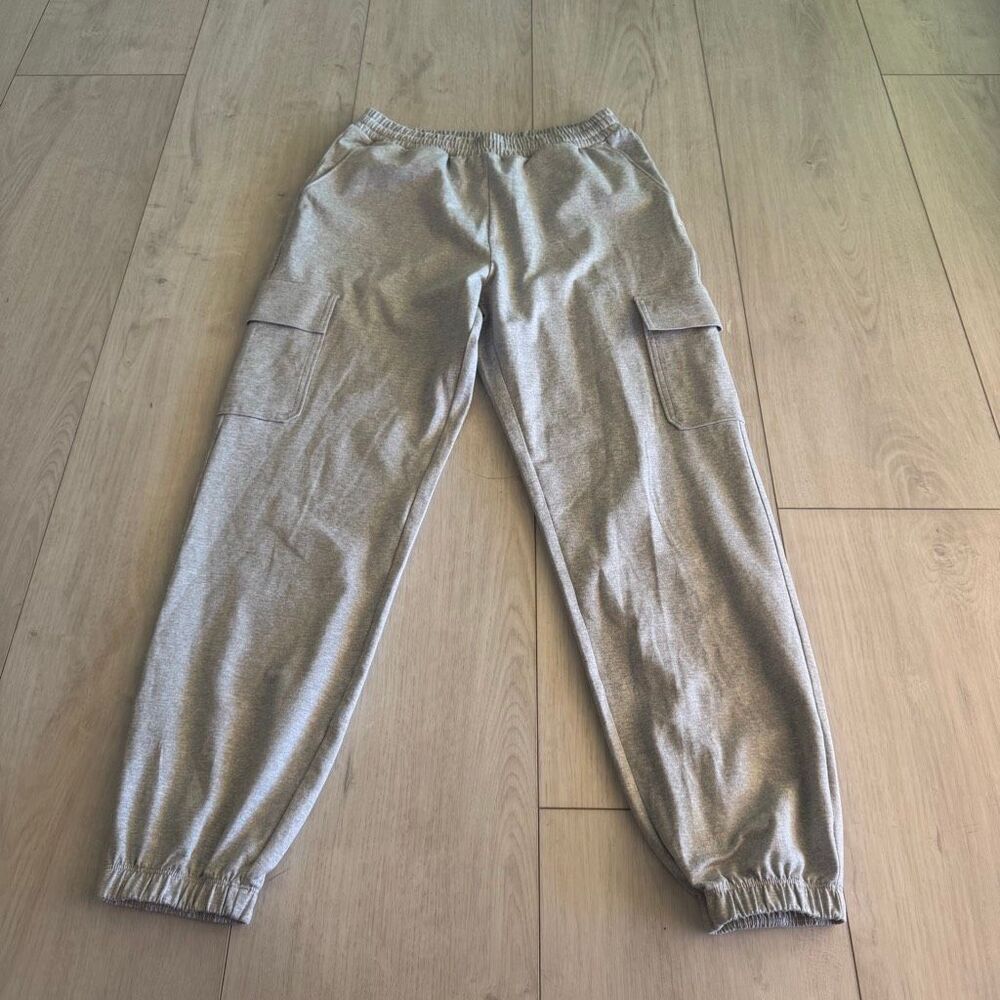 Vuori womens gray joggers size xs